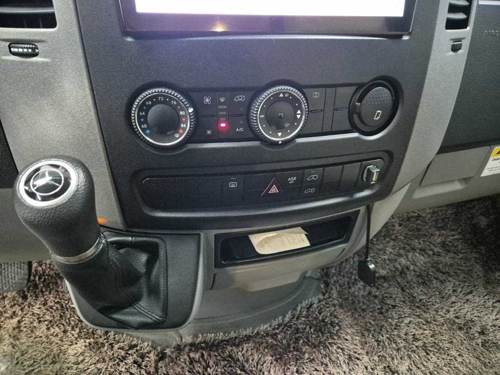 Mercedes Benz Sprinter 2015 Blanco - Importación desde Corea - HF Imports Iquique - Foto 16