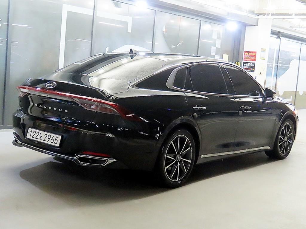 HYUNDAI Grandeur - Vista 4