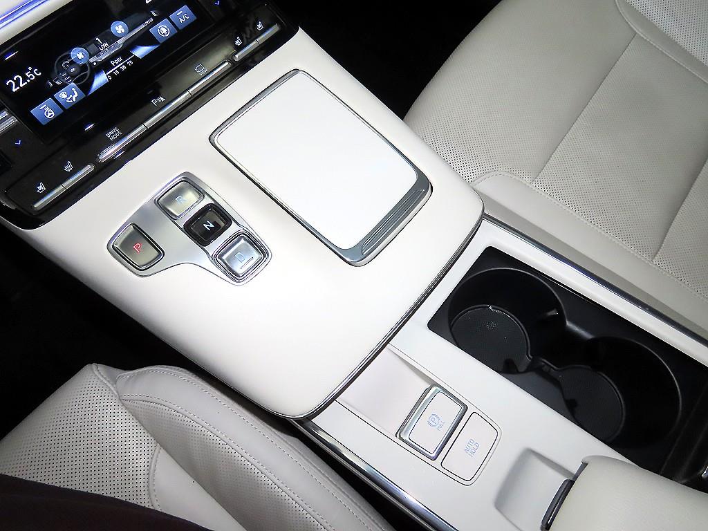 HYUNDAI Grandeur - Vista 12