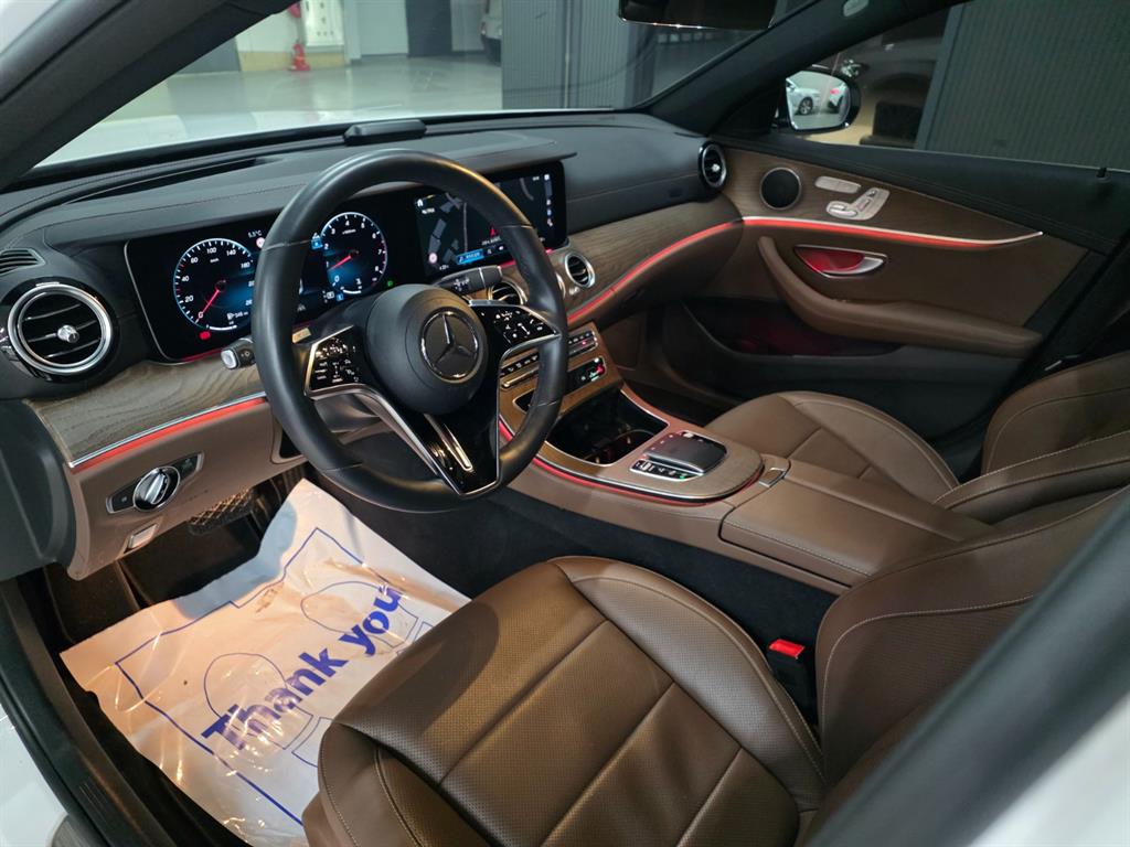 Mercedes Benz E class - Vista 5