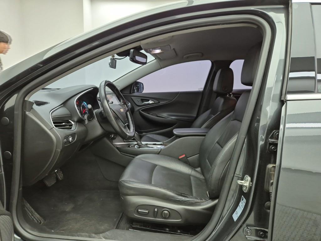 Chevrolet Malibu - Vista 11