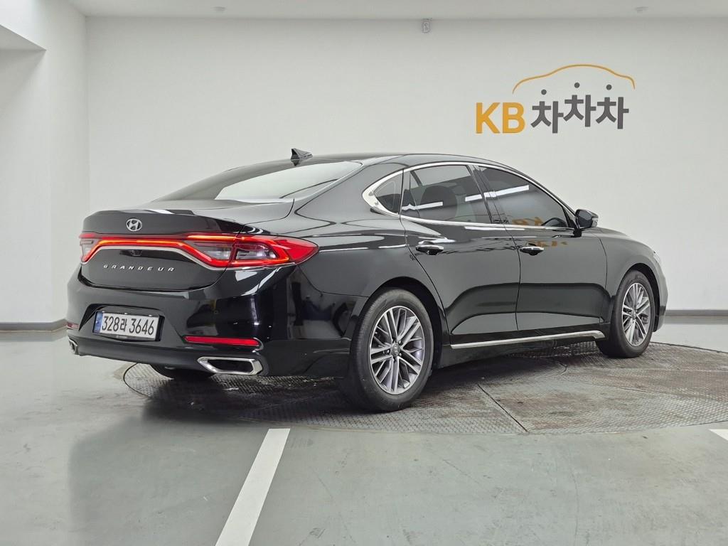 HYUNDAI Grandeur - Vista 4