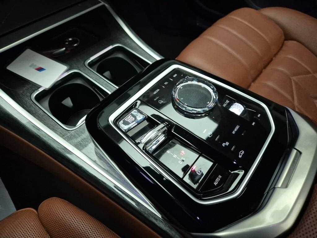 BMW 7 Series - Vista 8