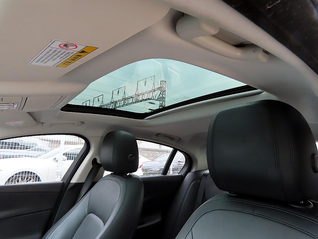 Jaguar XE 2018 Negro - Importación desde Corea - HF Imports Iquique - Foto 18