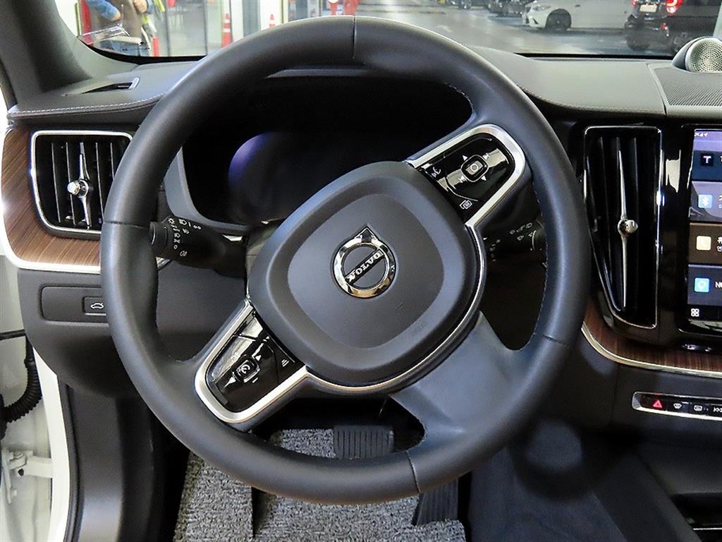 Volvo XC60 - Vista 8