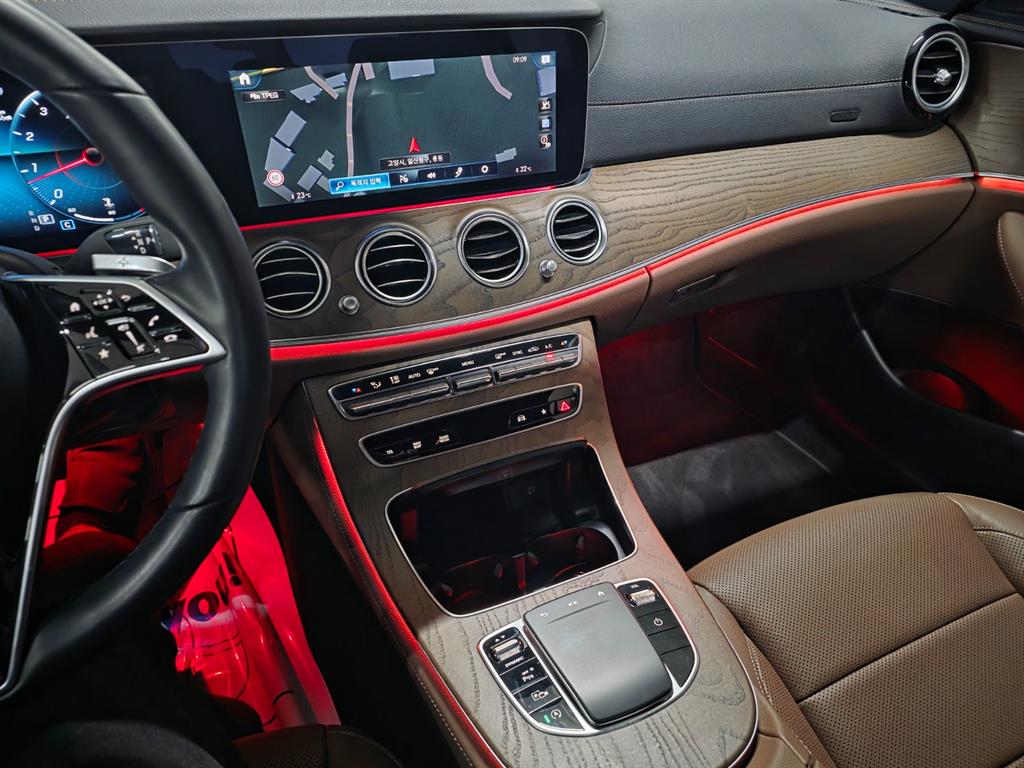 Mercedes Benz E class - Vista 10