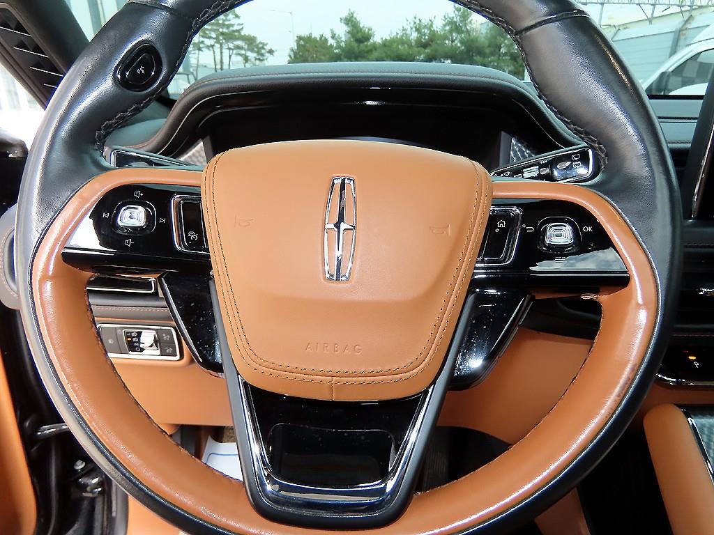 Lincoln Aviator - Vista 8