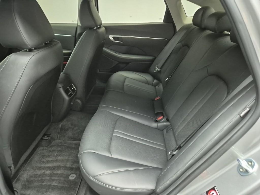 HYUNDAI Sonata - Vista 12