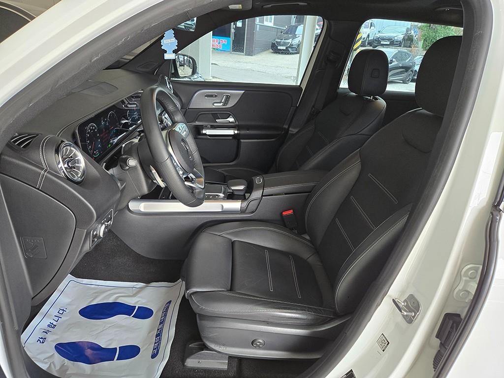 Mercedes Benz EQB - Vista 5