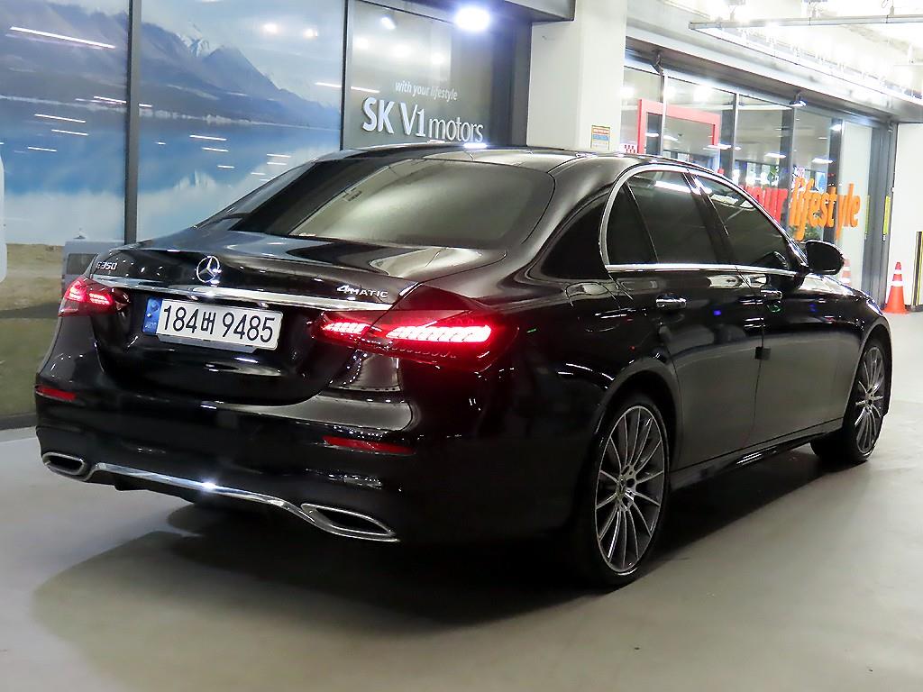 Mercedes Benz E class - Vista 4