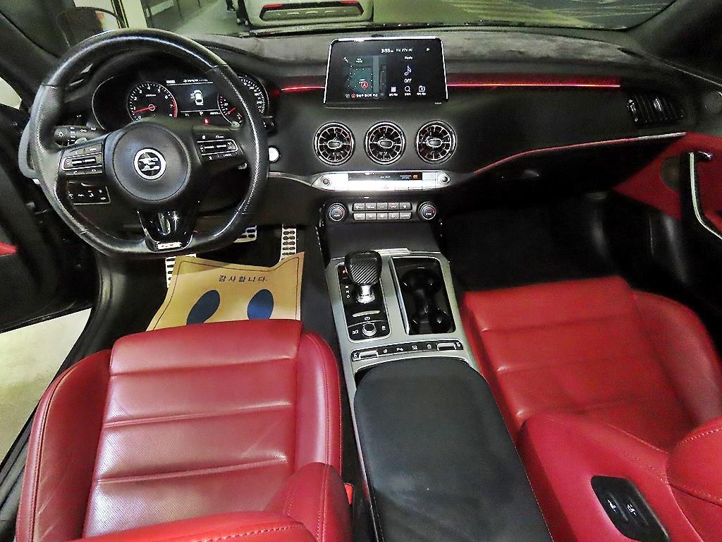 KIA Stinger - Vista 10