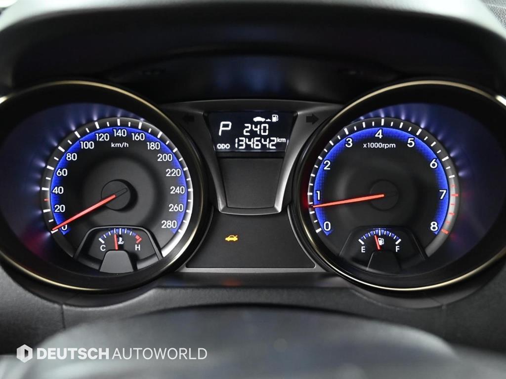 HYUNDAI Genesis - Vista 8