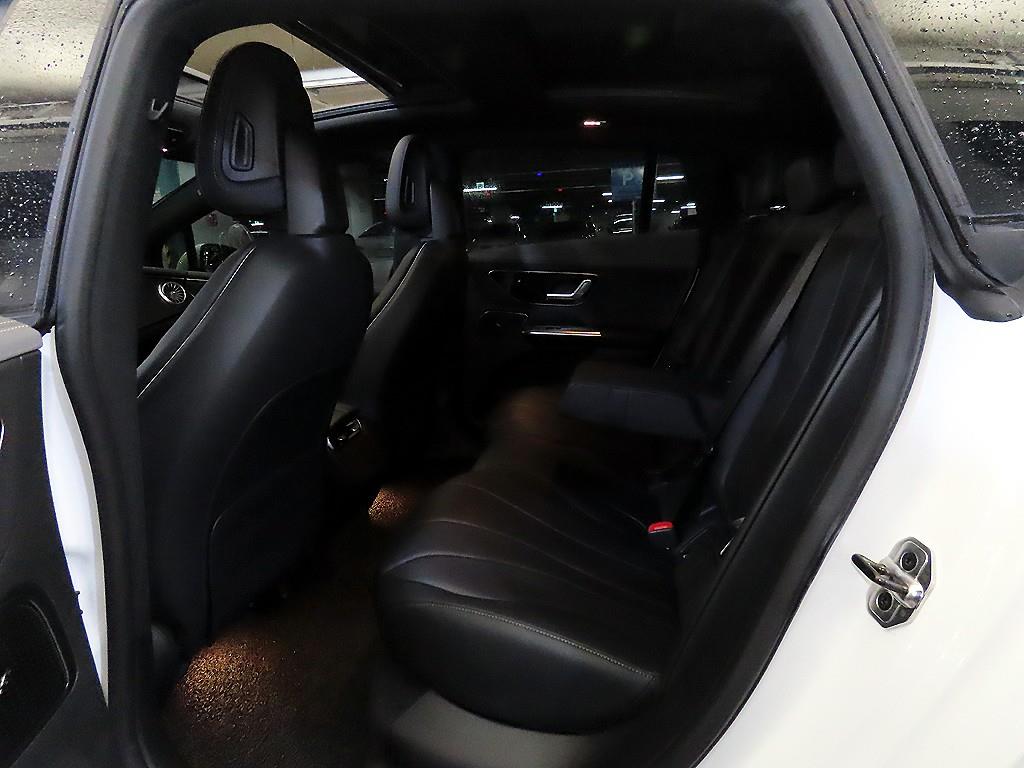 Mercedes Benz EQE - Vista 7