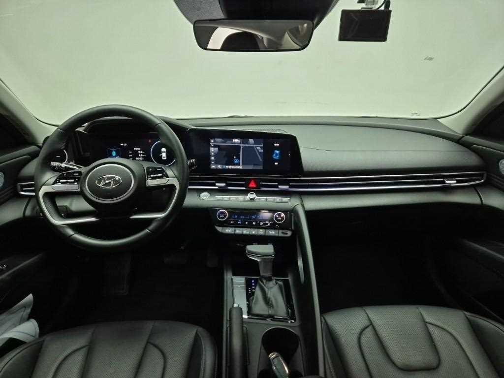 HYUNDAI Avante - Vista 7