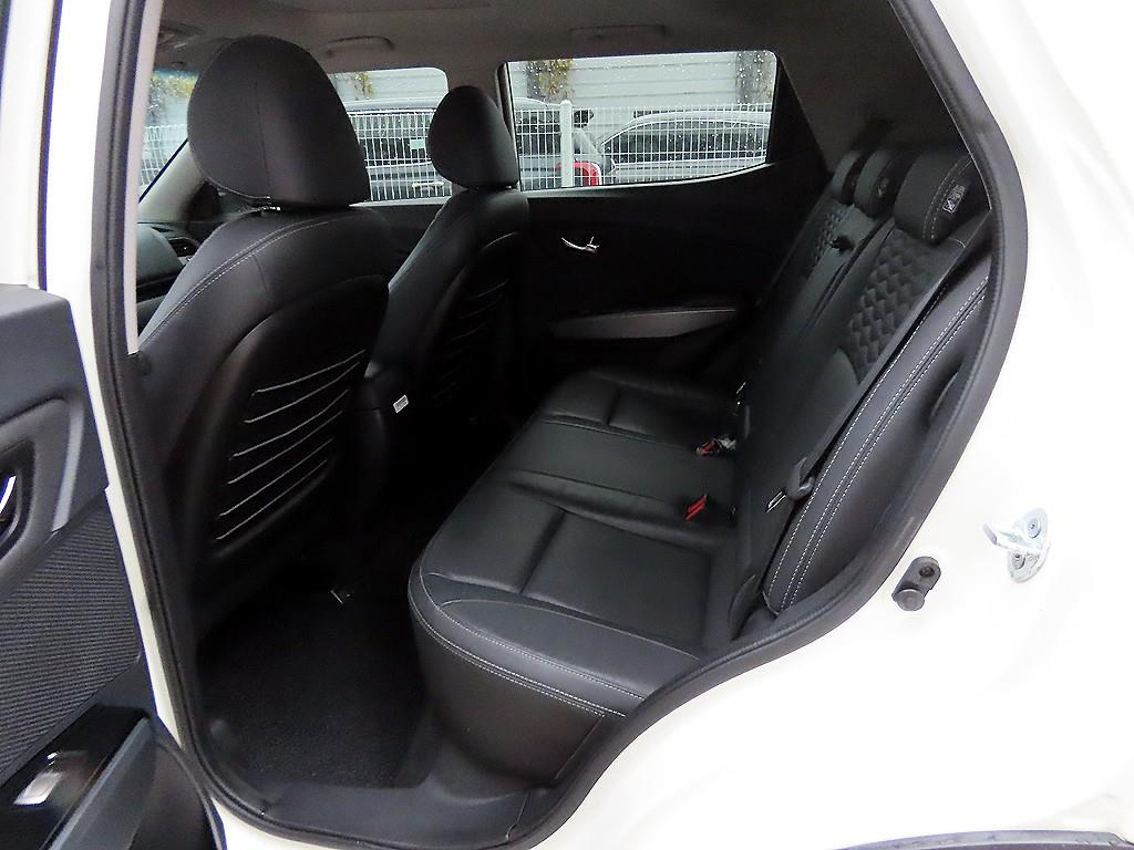 Ssangyong Tivoli - Vista 6