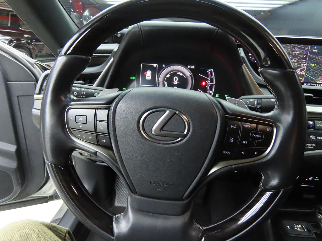 Lexus ES - Vista 8