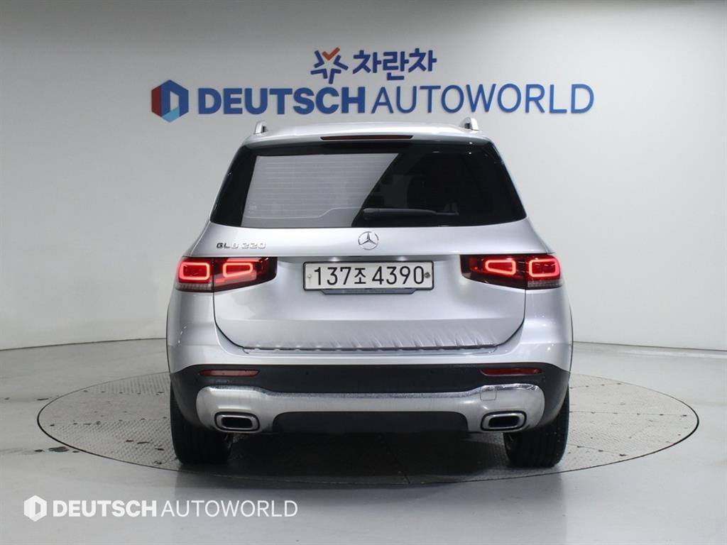 Mercedes Benz GLB Class - Vista 4