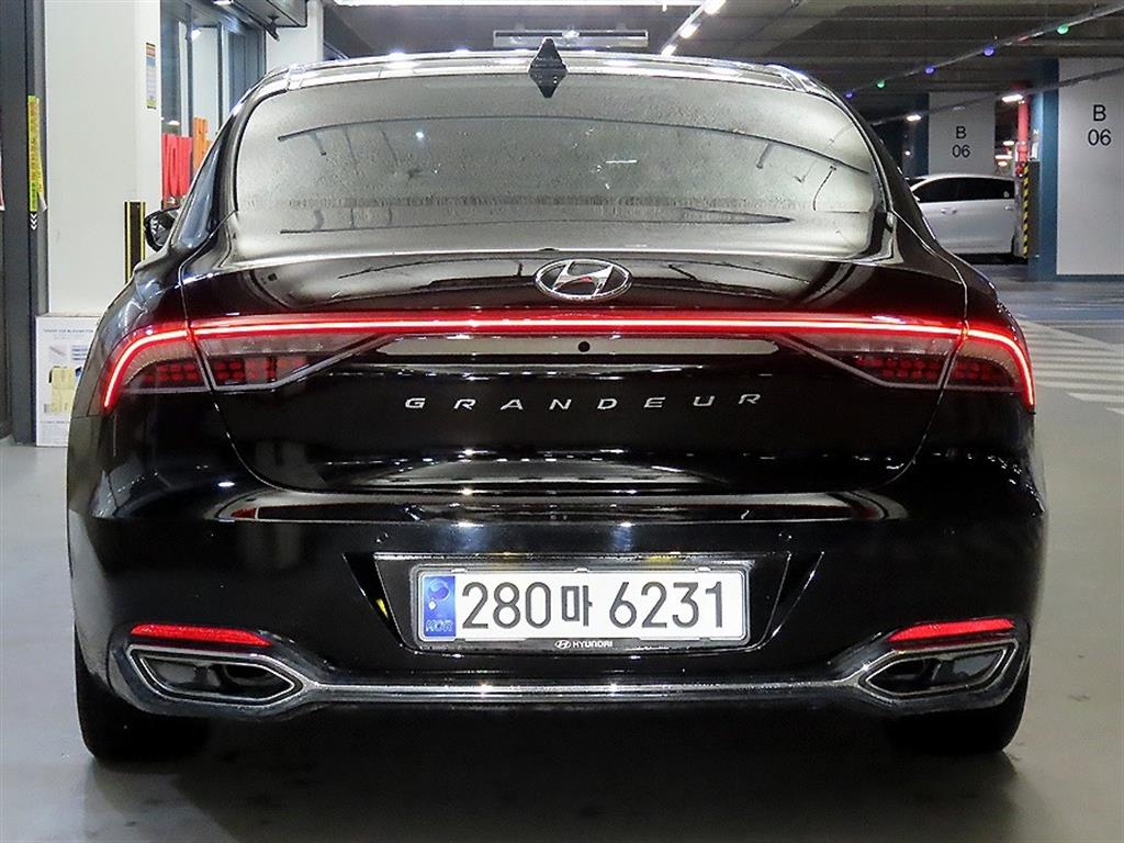 HYUNDAI Grandeur - Vista 5