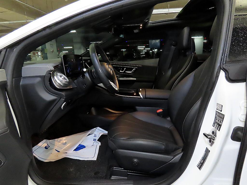 Mercedes Benz EQE - Vista 6