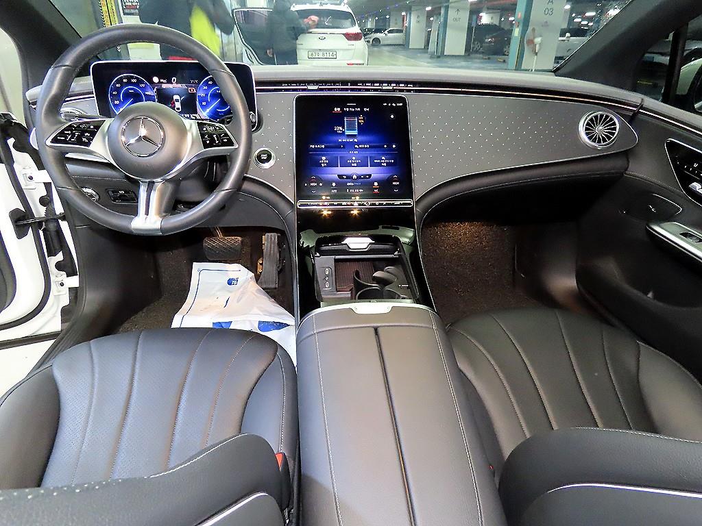 Mercedes Benz EQE - Vista 10