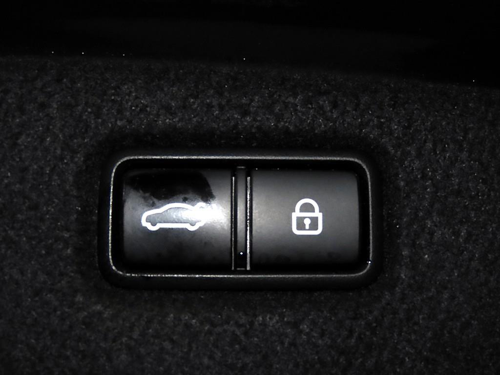 Genesis G90 2019 Negro - Importación desde Corea - HF Imports Iquique - Foto 15