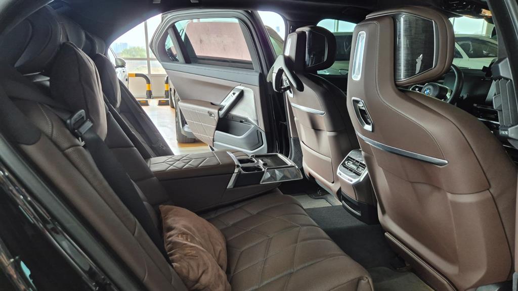 BMW 7 Series 2023 Negro - Importación desde Corea - HF Imports Iquique - Foto 16