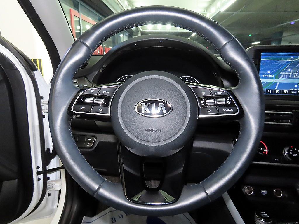 KIA Seltos - Vista 8