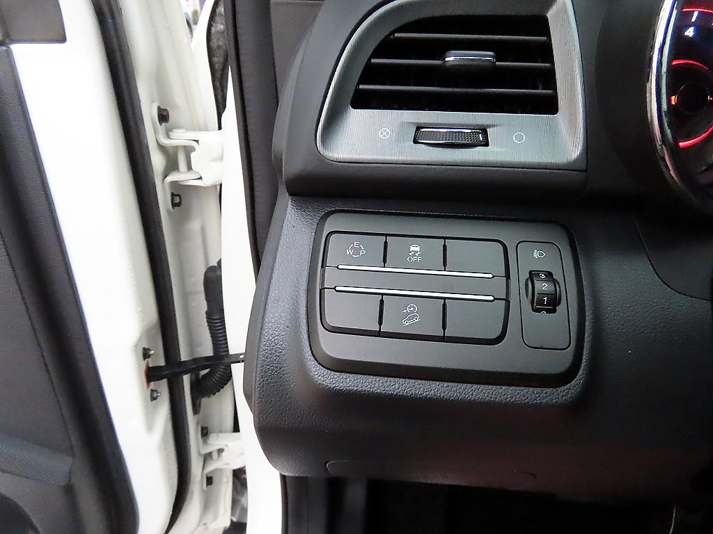 Ssangyong Tivoli 2019 Blanco - Importación desde Corea - HF Imports Iquique - Foto 13