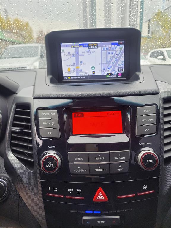 Ssangyong Tivoli - Vista 8