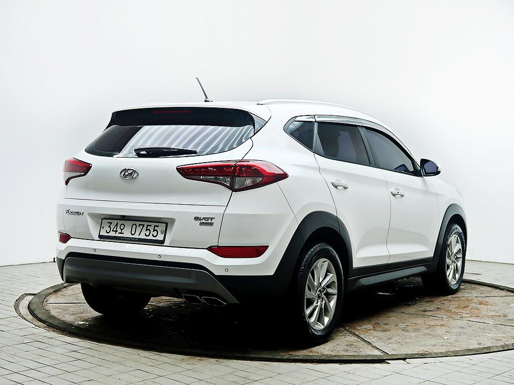 HYUNDAI Tucson - Vista 7