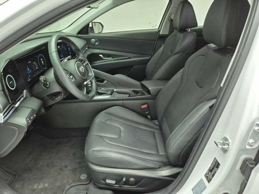 HYUNDAI Avante - Vista 11