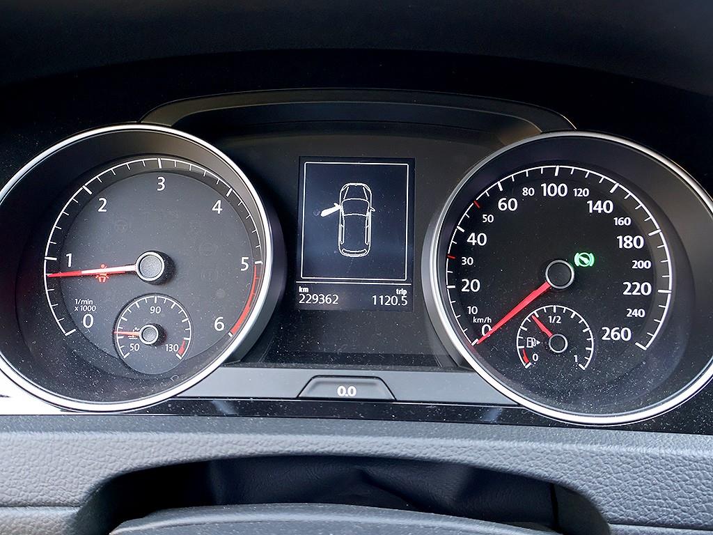 Volkswagen Golf - Vista 11