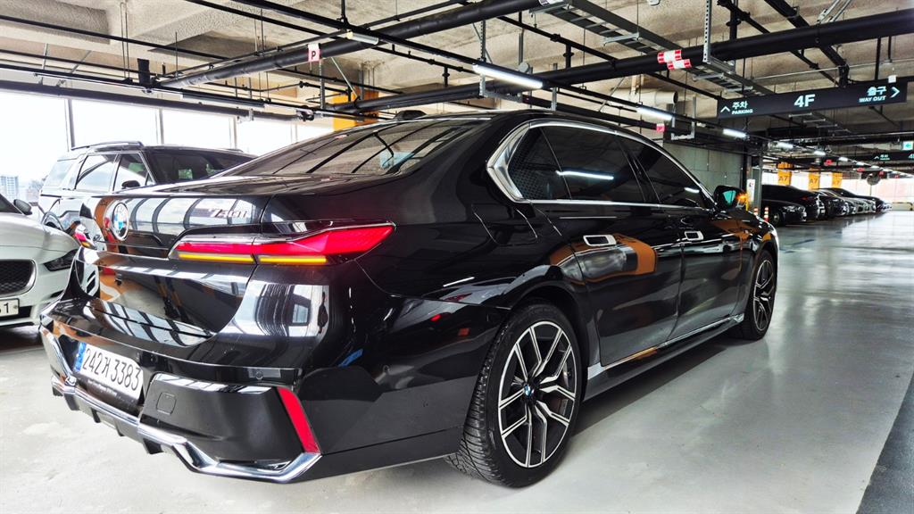 BMW 7 Series - Vista 4