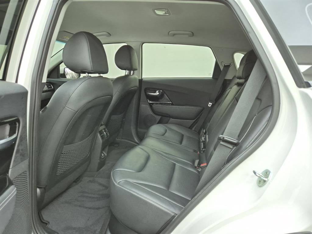 KIA Niro - Vista 10