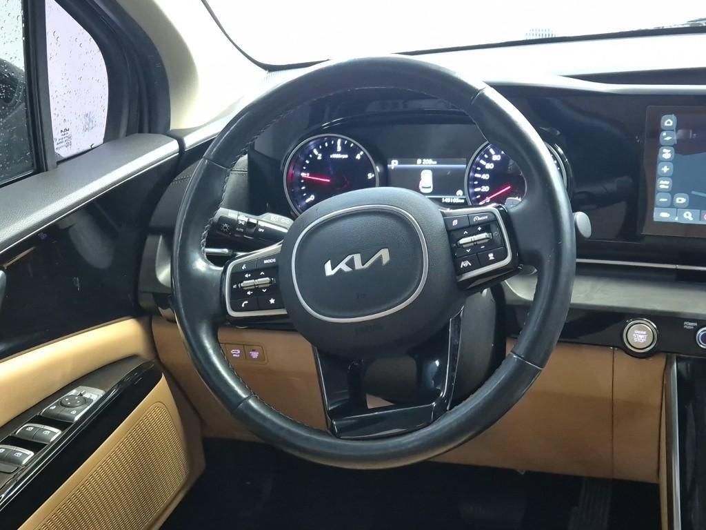 KIA Carnival - Vista 9