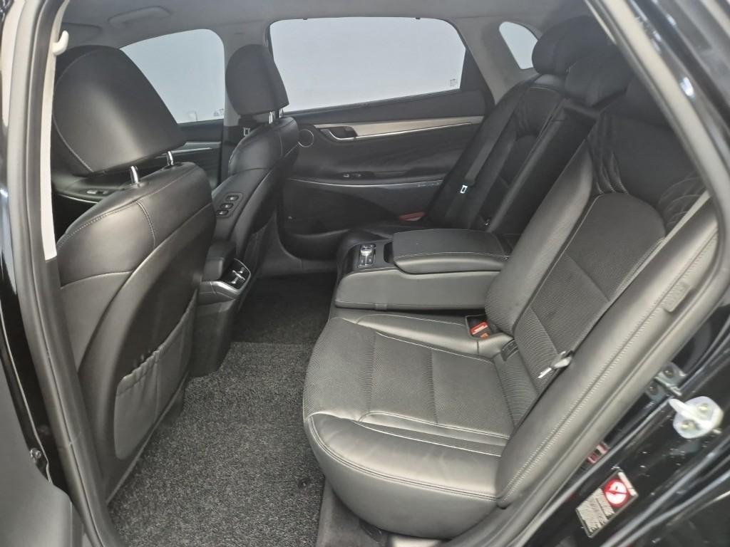 HYUNDAI Grandeur - Vista 12