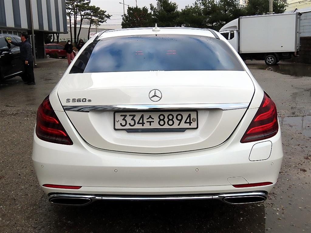 Mercedes Benz S Class - Vista 4
