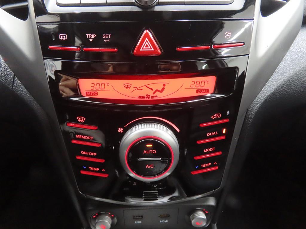 Ssangyong Tivoli - Vista 12