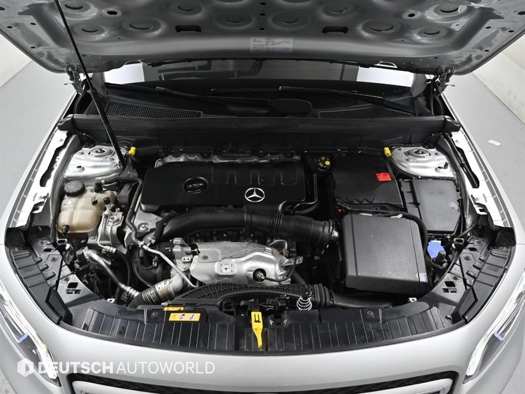 Mercedes Benz GLB Class - Vista 6