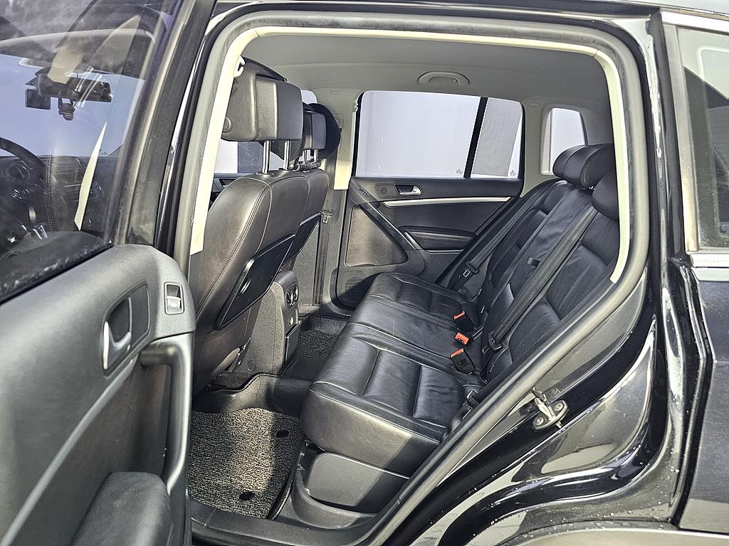 Volkswagen Tiguan - Vista 9