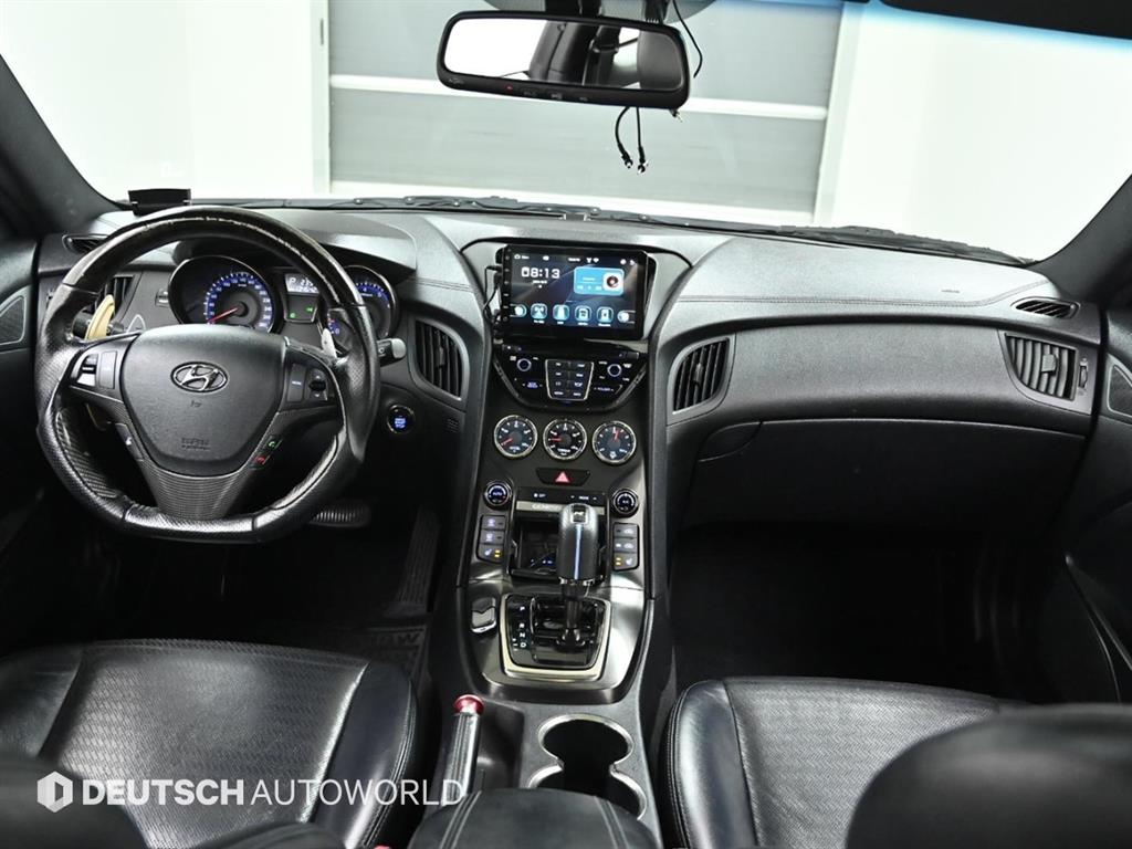 HYUNDAI Genesis - Vista 7