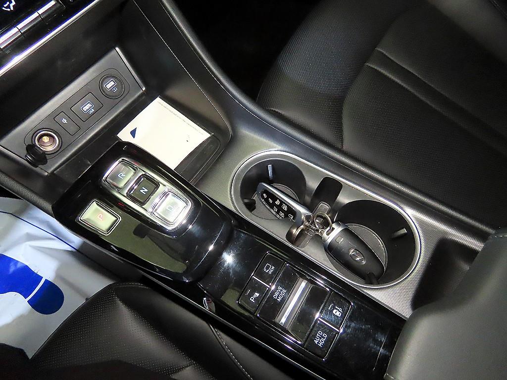 HYUNDAI Sonata - Vista 12