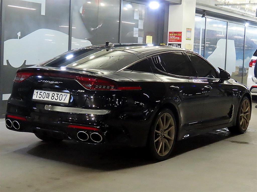 KIA Stinger - Vista 4