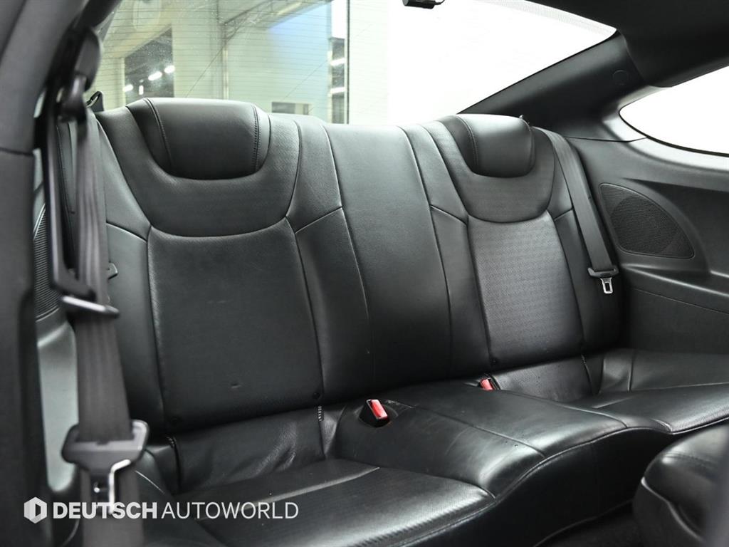 HYUNDAI Genesis - Vista 12