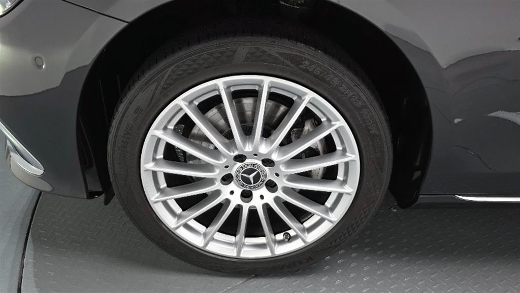 Mercedes Benz E class - Vista 5