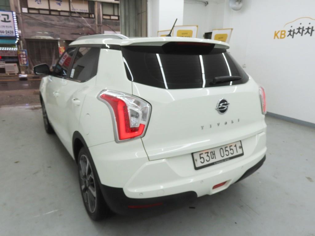 Ssangyong Tivoli - Vista 4