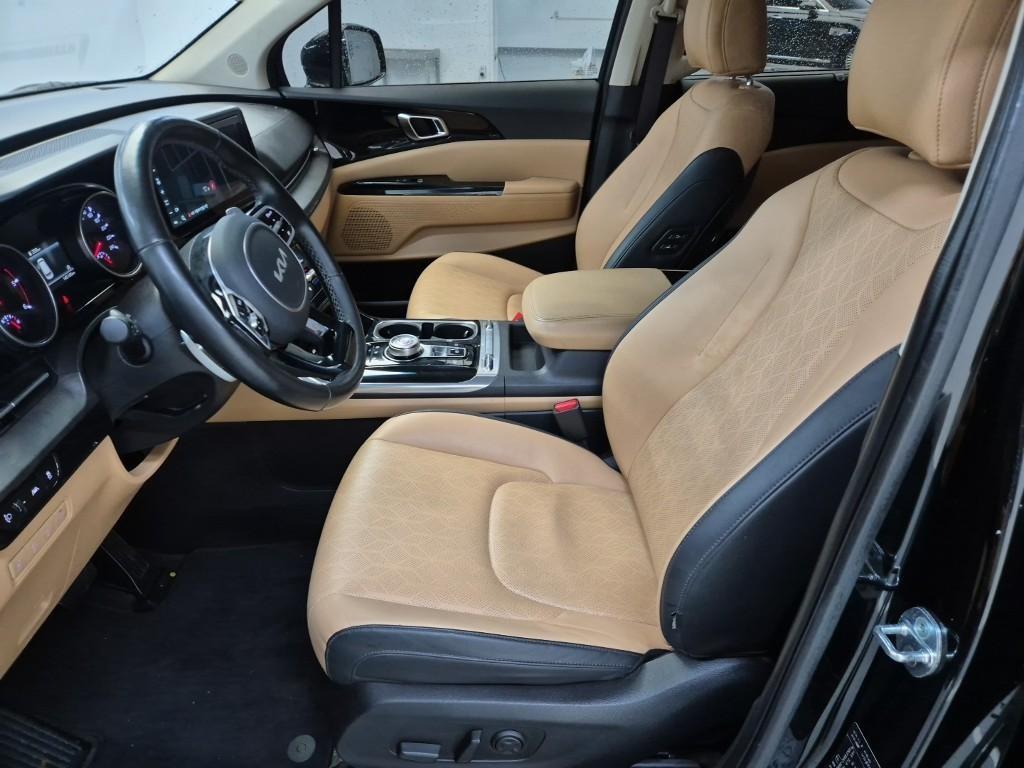 KIA Carnival - Vista 11