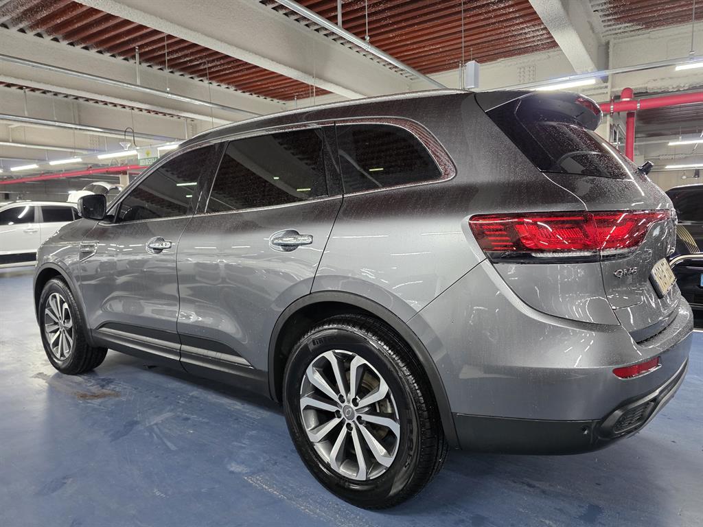 SAMSUNG QM6 - Vista 6