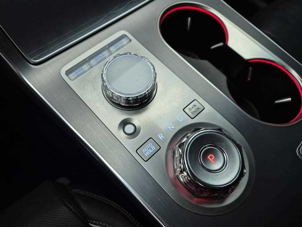 Genesis GV80 - Vista 8