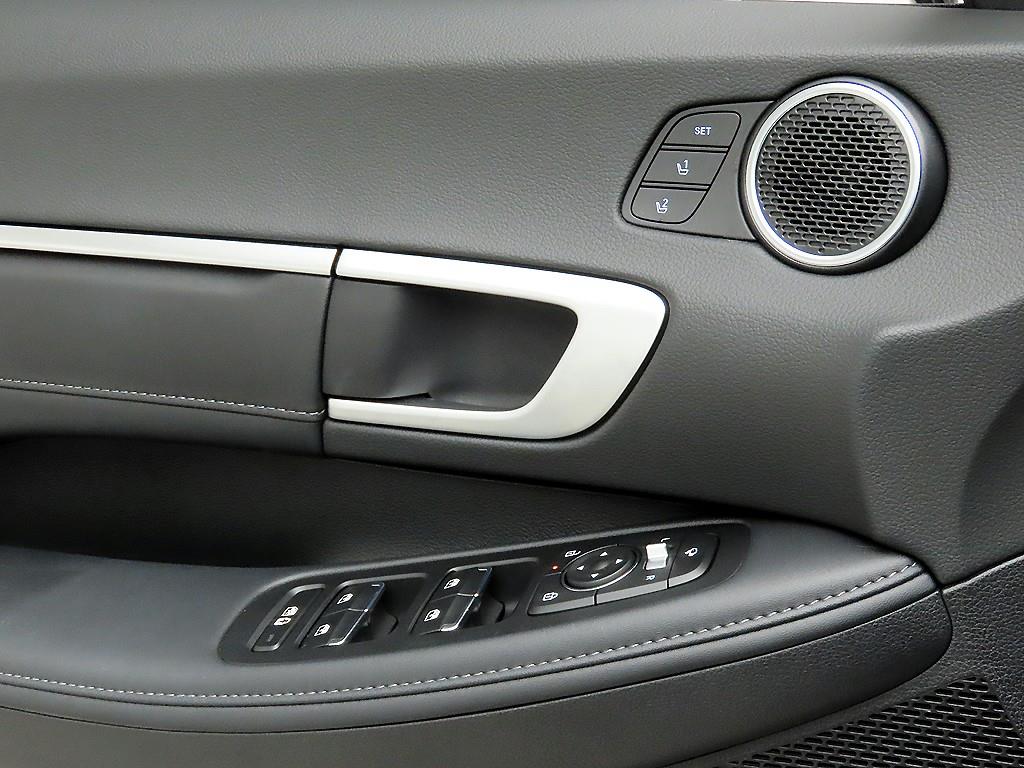 HYUNDAI Sonata - Vista 12